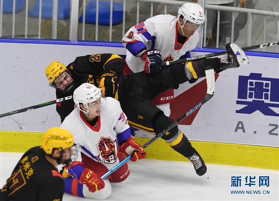 （体育）（2）冰球——中国冰球联赛：美国亚利桑那州立大学队胜奥瑞金冰球队